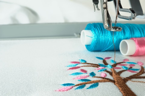 embroidery sewing machine 2 colors seamsecrets.com